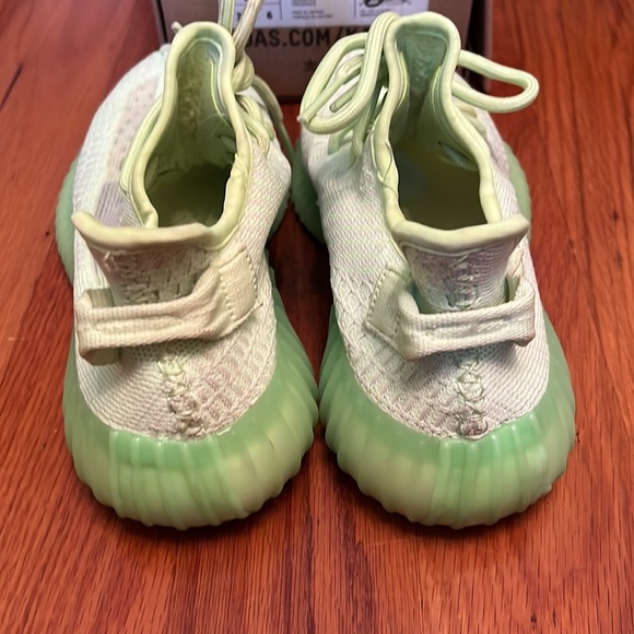 Neon sneakers - Picture 4 of 6